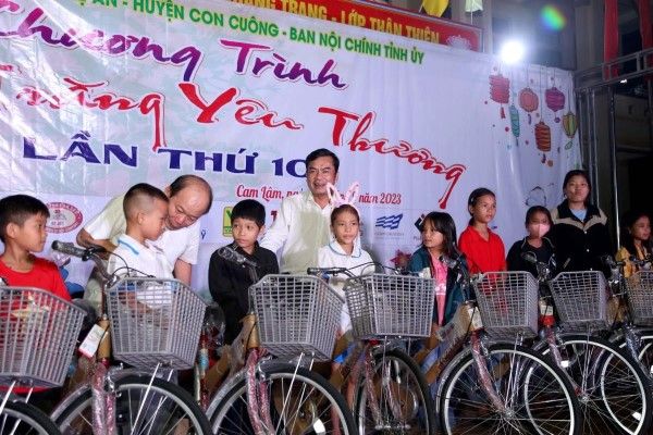 Sự kiện thường niên "Vầng trăng yêu thương" tổ chức lần thứ 10 tại Nghệ An